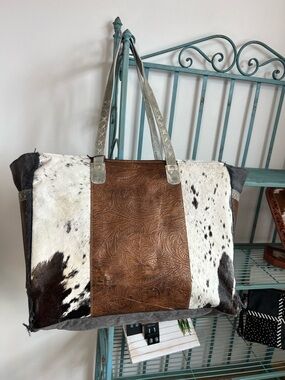 Myra Bag Canyon Ridge Black & White Leaf-Print Tote Interior New Flaw